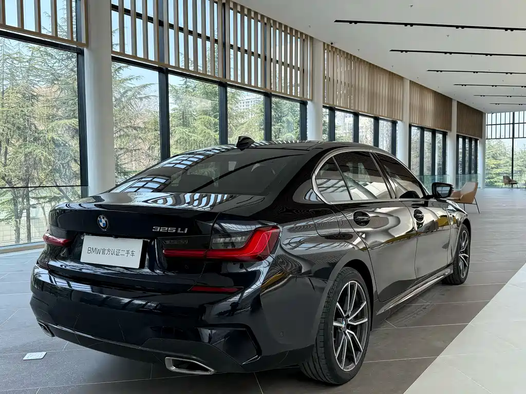 BMW 3 Series 2021 — фото 14