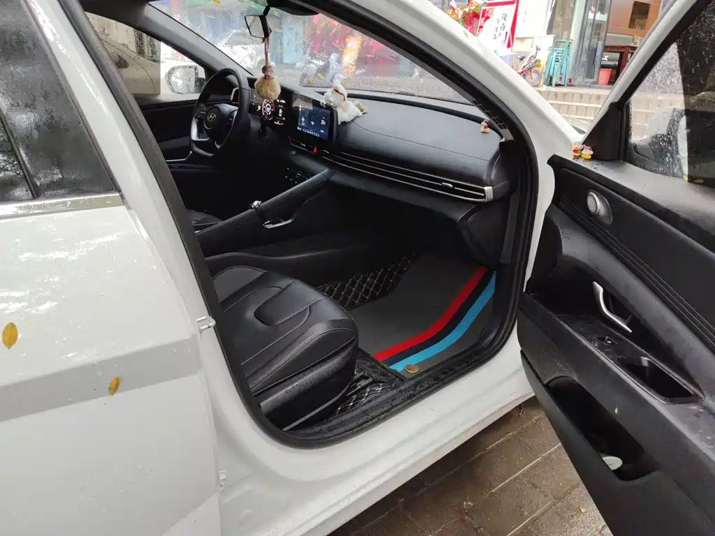 Hyundai Elantra 2023 — фото 22