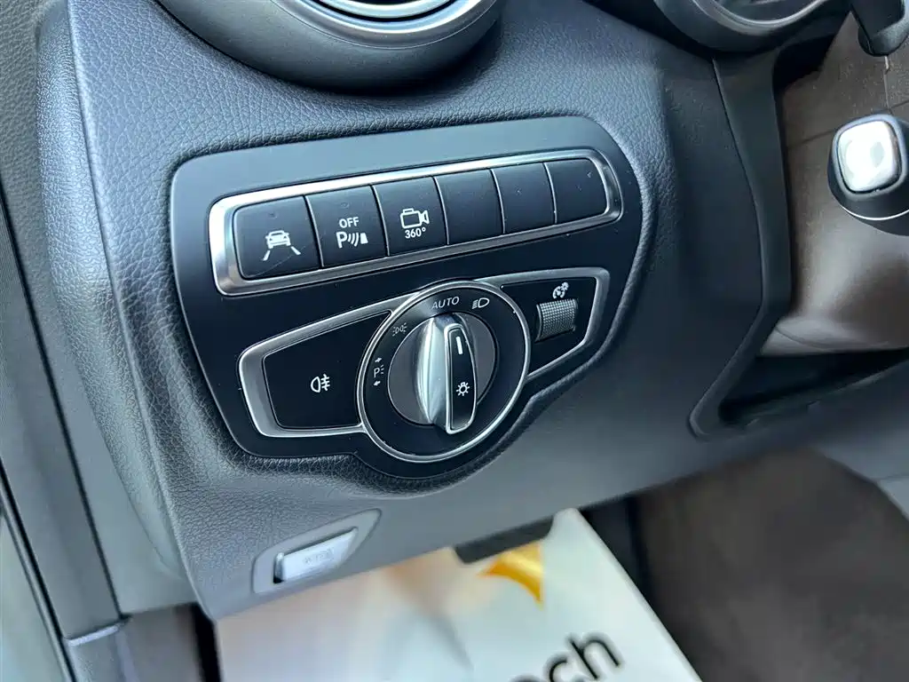 Mercedes-Benz GLC 2018 — фото 19