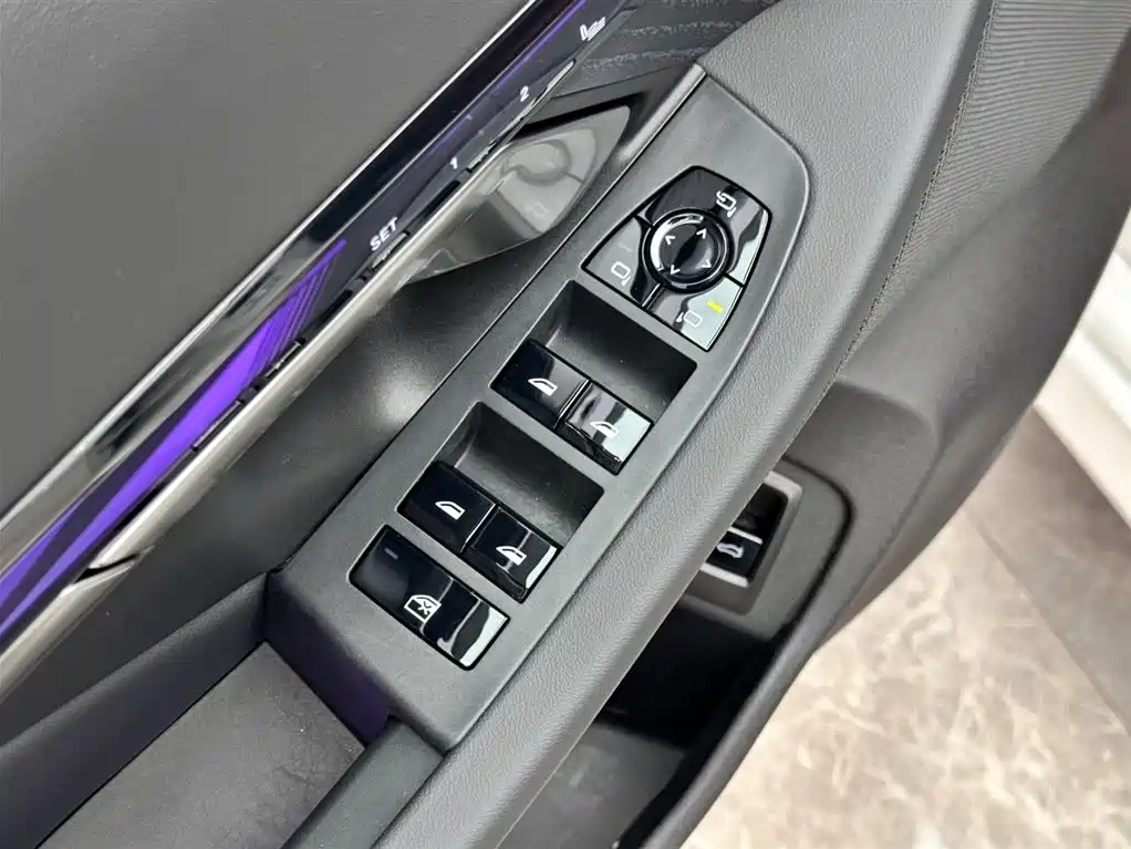 BMW 5 Series 2024 — фото 16