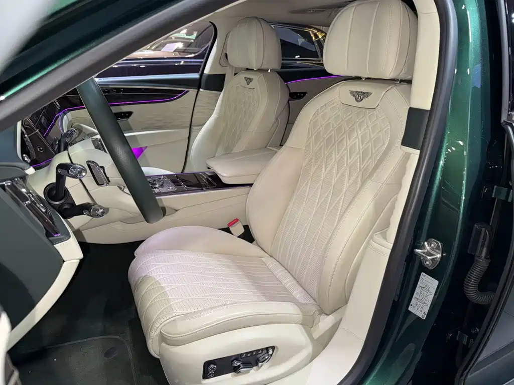 Bentley Flying Spur 2021 — фото 14