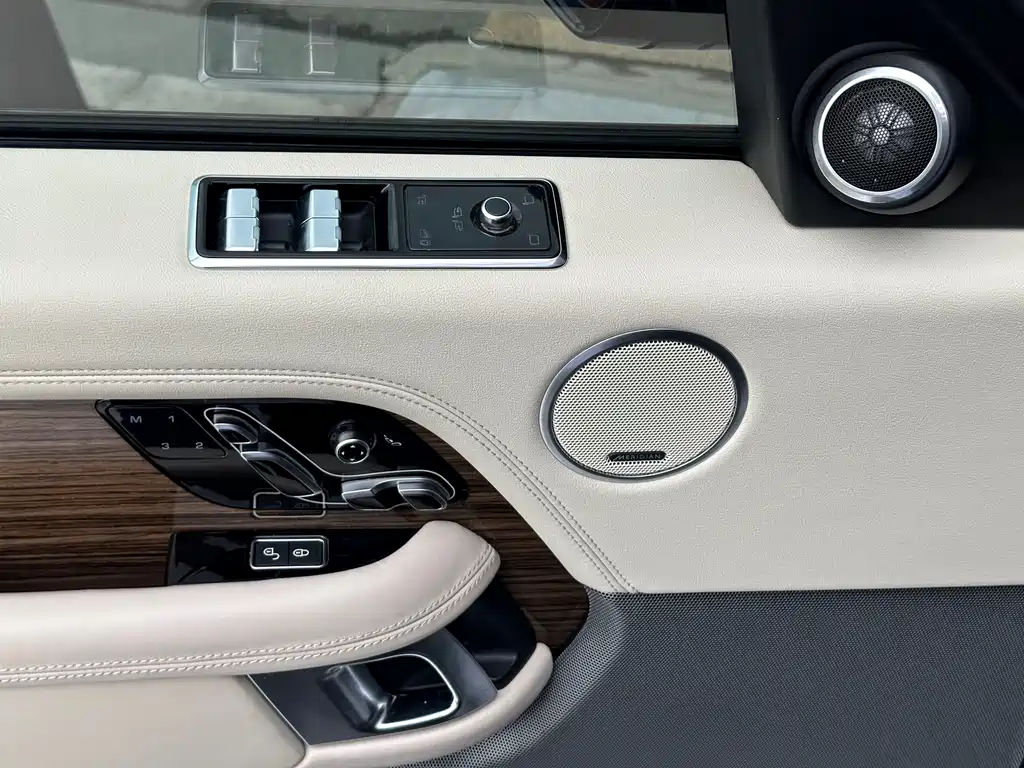 Land Rover Range Rover 2019 — фото 13