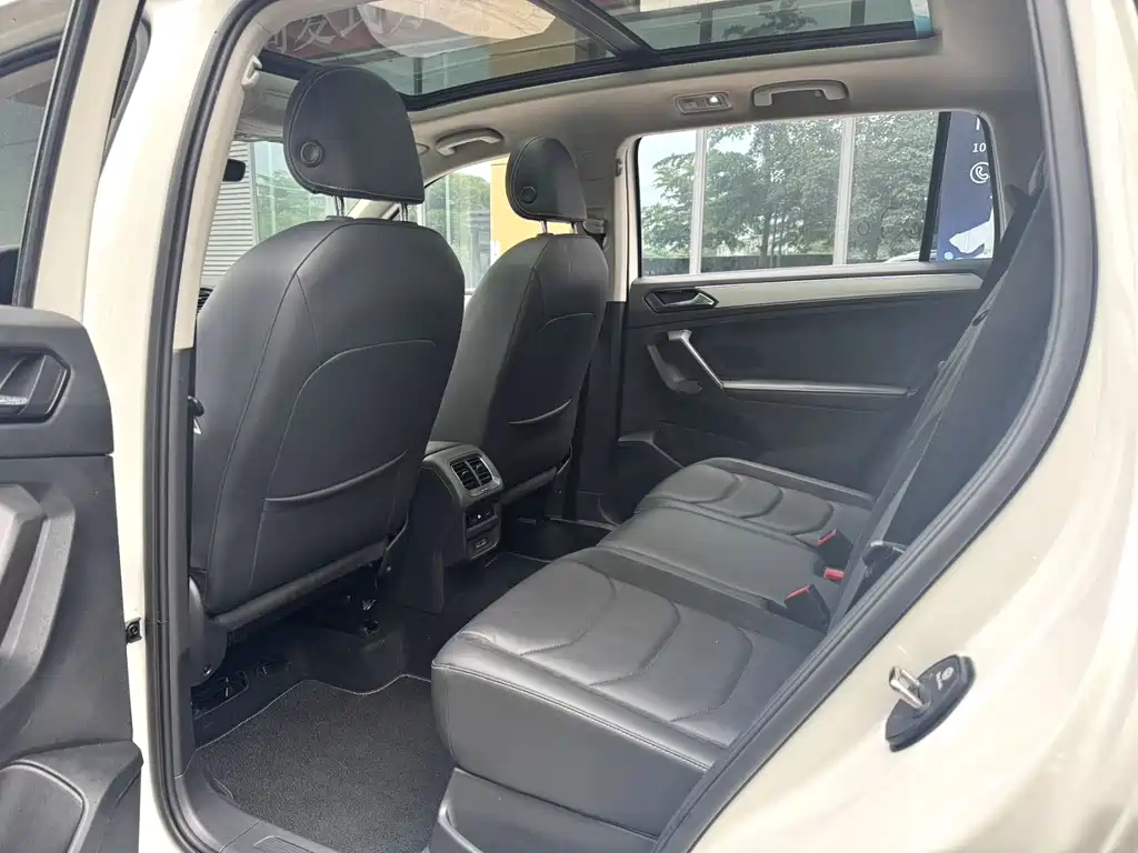 Volkswagen Tiguan L 2018 — фото 6