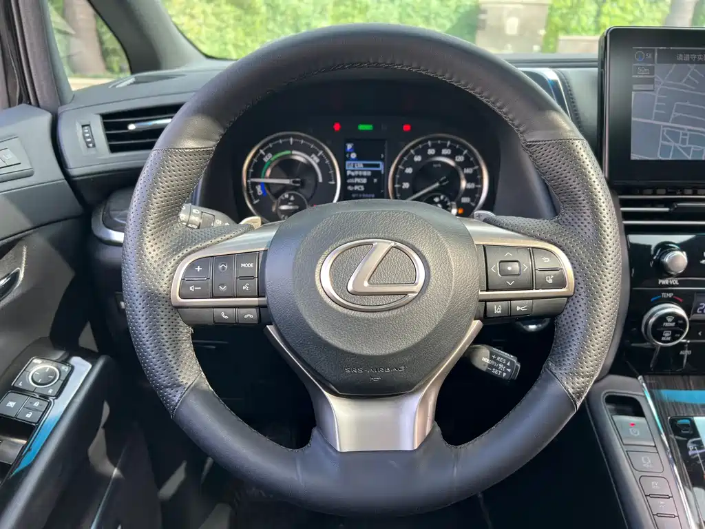 Lexus LM 2023 — фото 18
