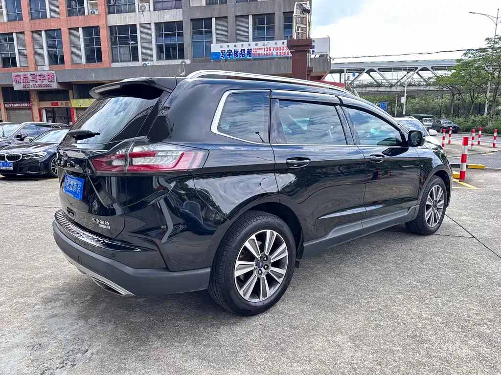 Ford Edge 2021 — фото 6