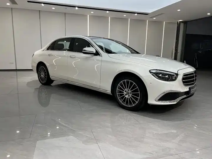 Mercedes-Benz E-Class 2023 — фото 3