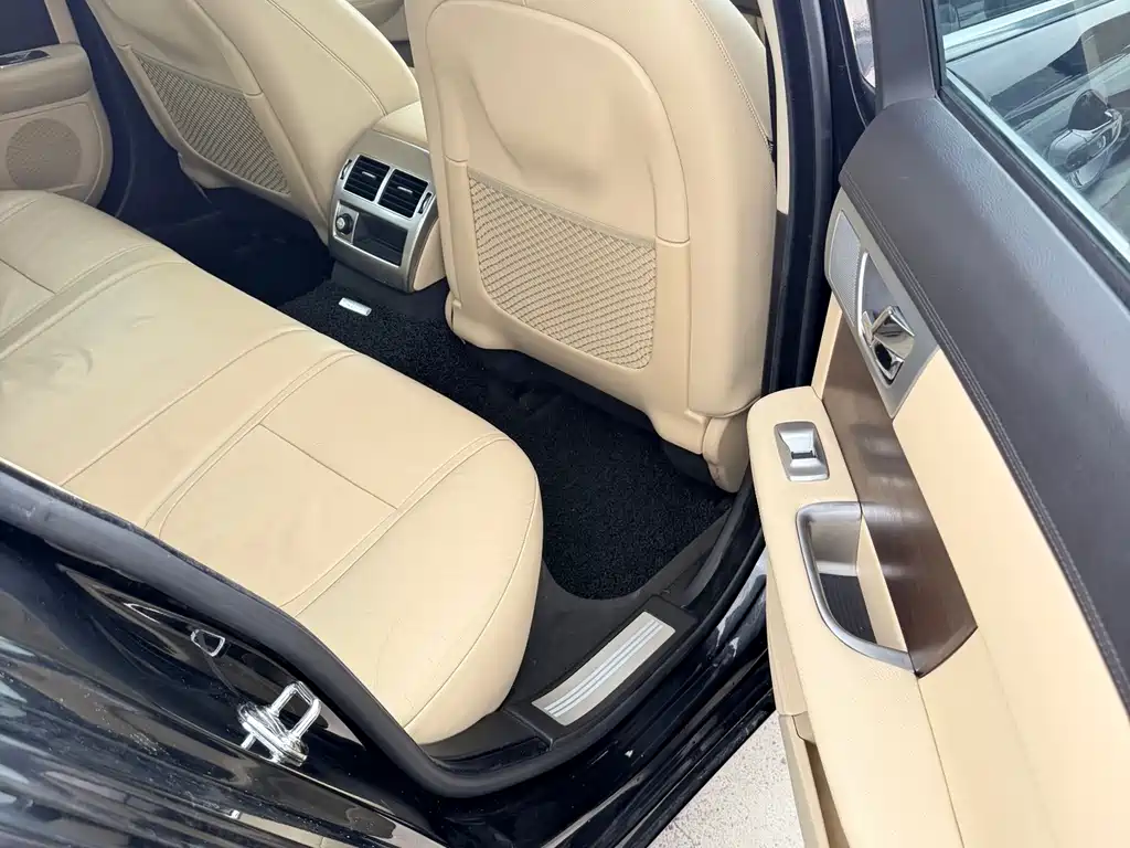Jaguar XF 2015 — фото 13