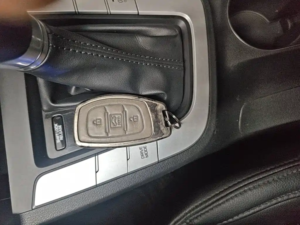 Hyundai Elantra 2018 — фото 9