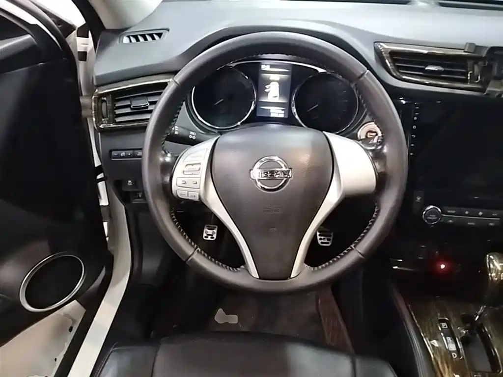 Nissan X-Trail 2015 — фото 11