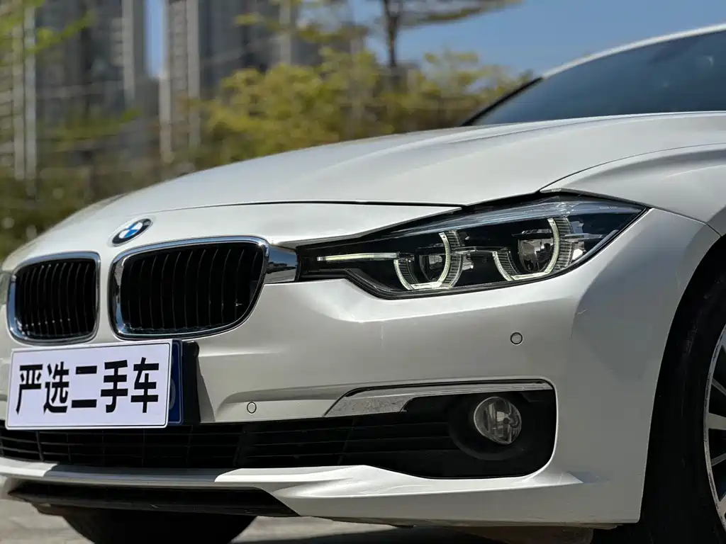 BMW 3 Series 2019 — фото 10
