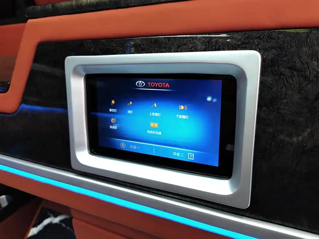 Toyota Hiace 2025 — фото 20