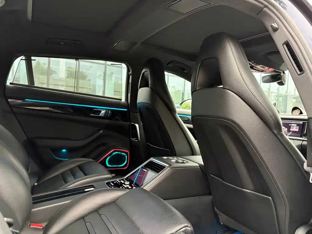 Porsche Panamera 2018 — фото 11