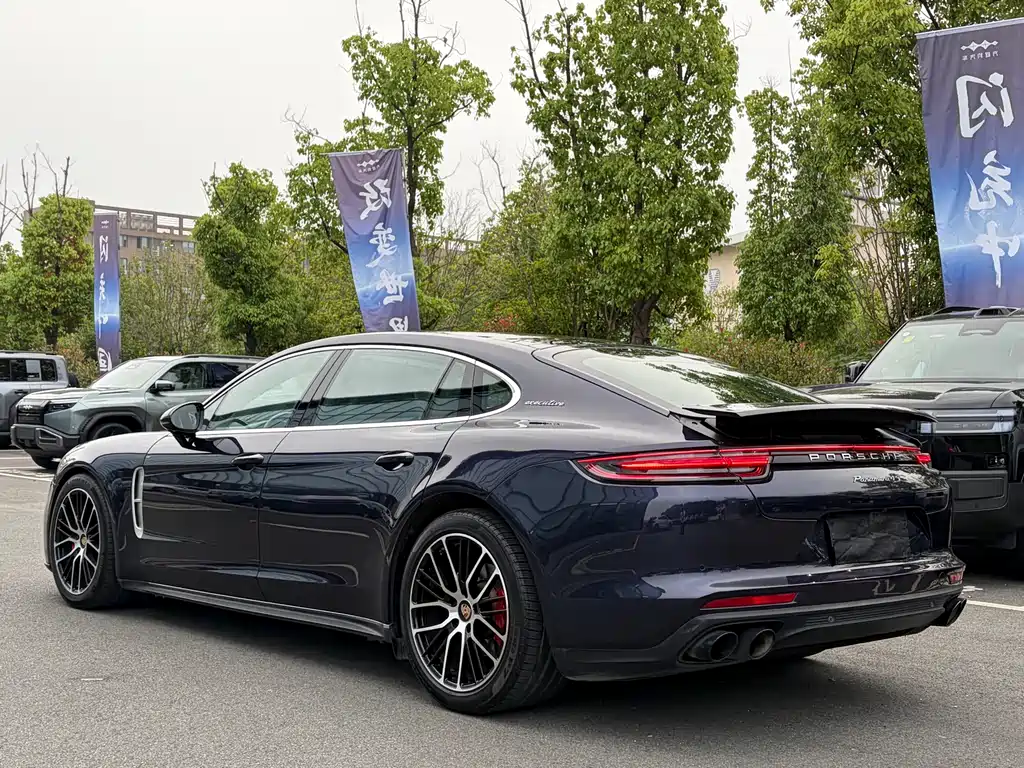 Porsche Panamera 2018 — фото 16