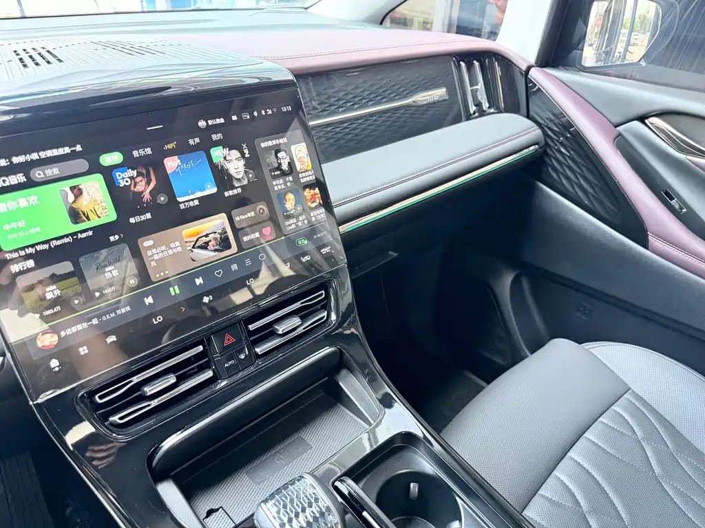 GAC Motor Trumpchi M8 2024 — фото 15