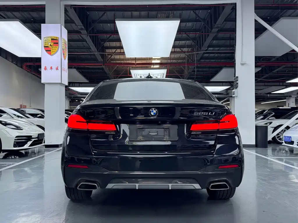 BMW 5 Series 2020 — фото 13
