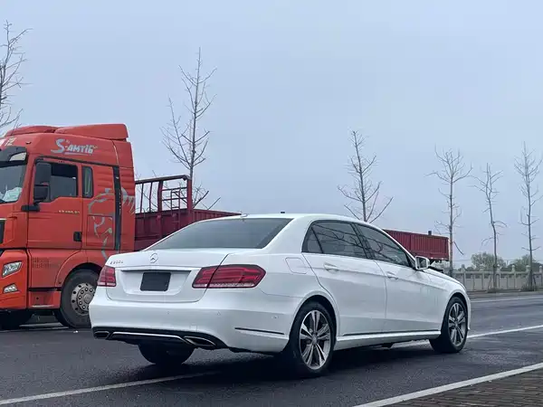 Mercedes-Benz E-Class 2015