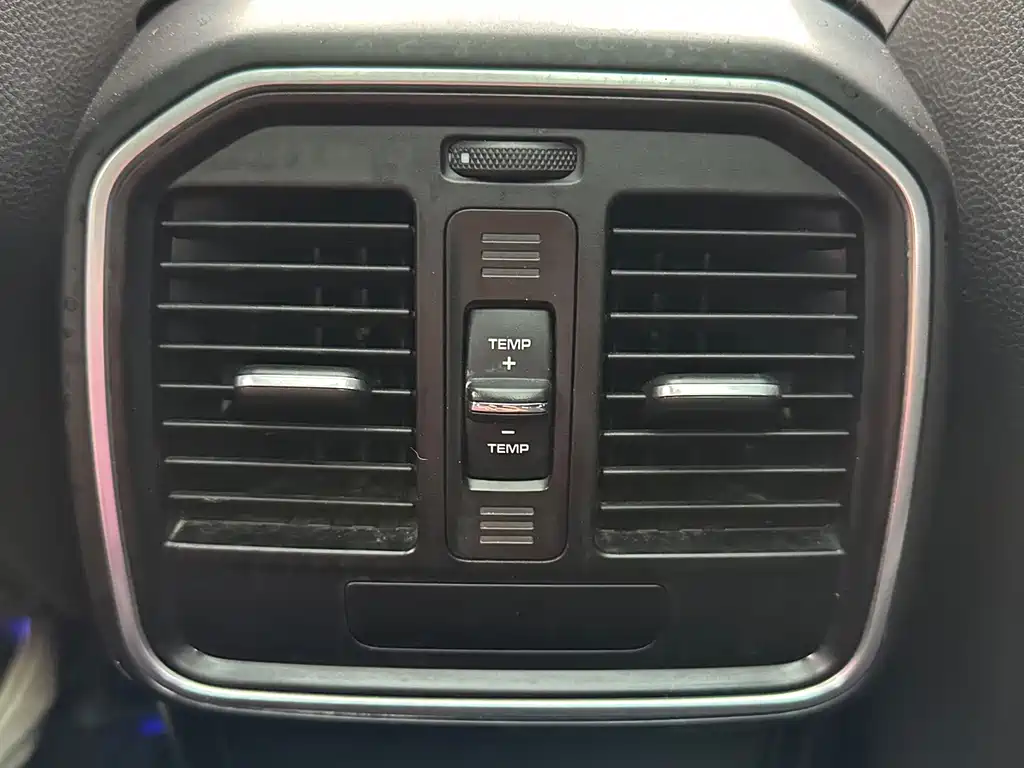 Porsche Macan 2015 — фото 14
