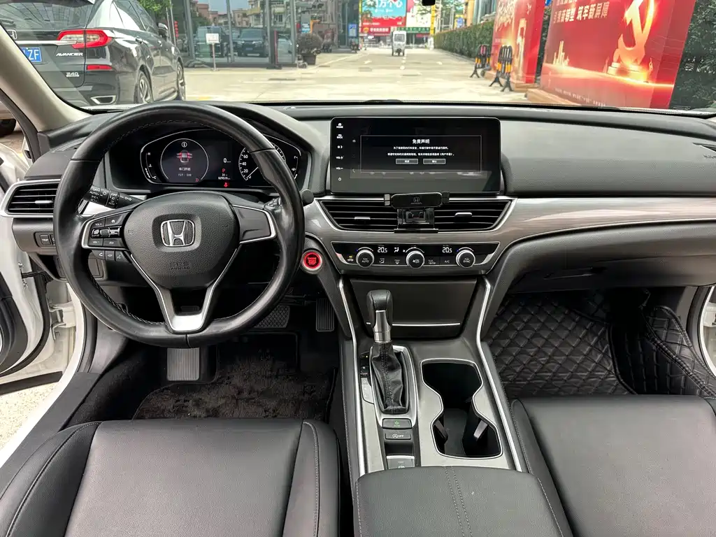 Honda Accord 2022 — фото 9