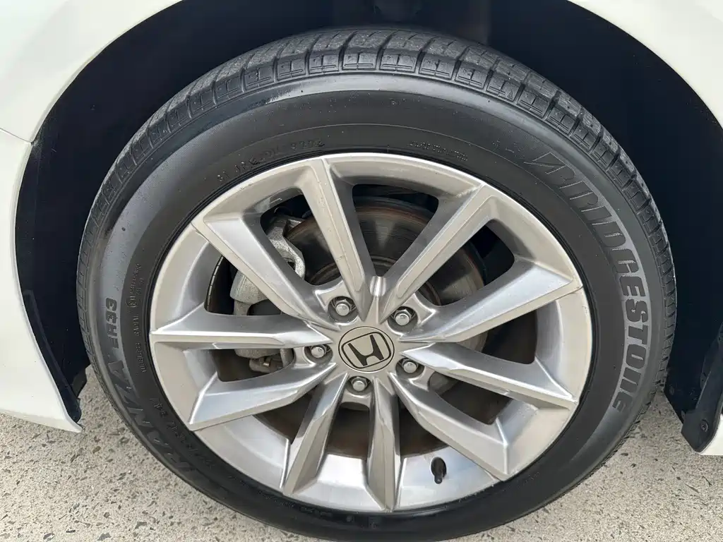 Honda Accord 2022 — фото 11