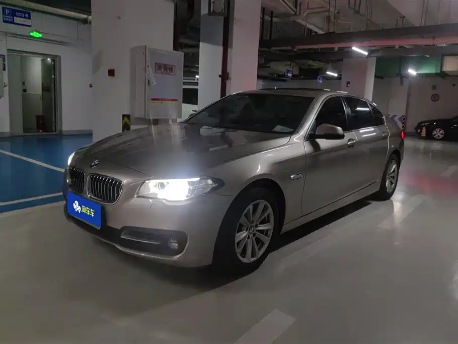 BMW 5 Series 2017 — фото 1
