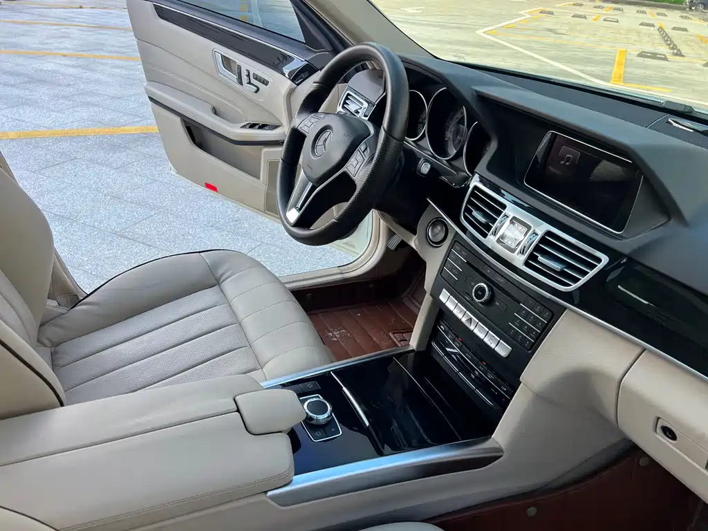 Mercedes-Benz E-Class 2015 — фото 14