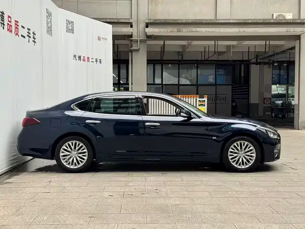 Infiniti Q70 2017