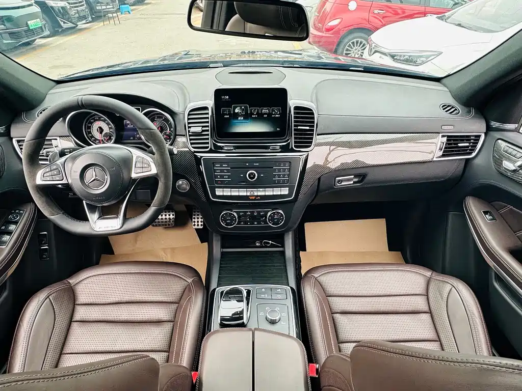 Mercedes-Benz GLS AMG 2016 — фото 21