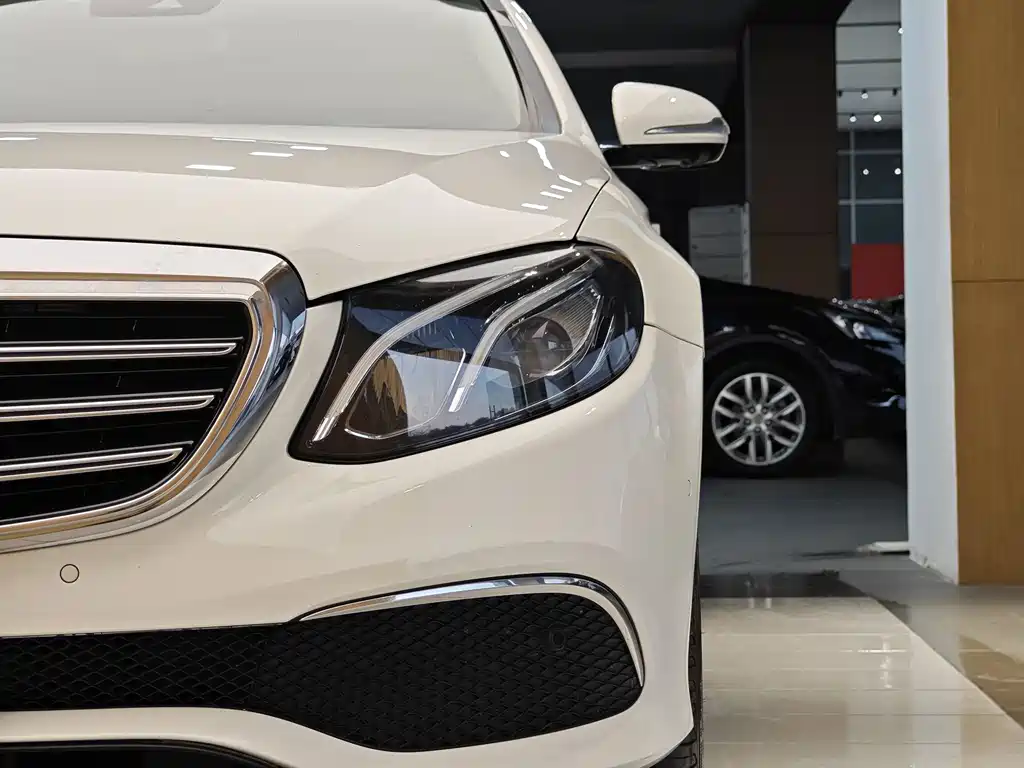 Mercedes-Benz E-Class 2017 — фото 2