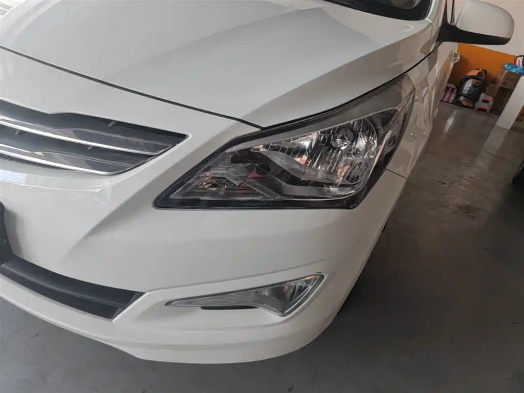 Hyundai Verna 2015 — фото 24