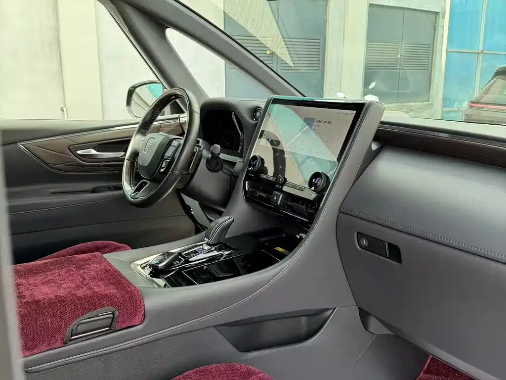 Toyota Vellfire 2023 — фото 11