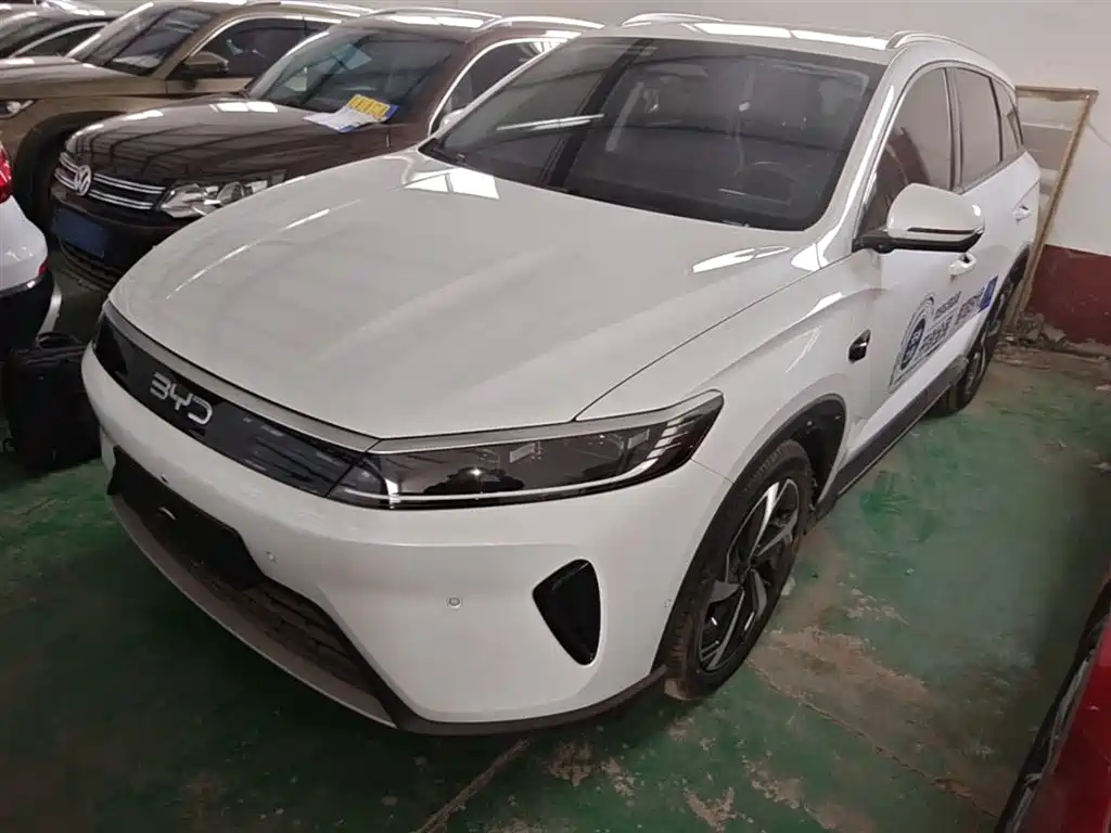 BYD Seal 05 DM-i 2025 — фото 1