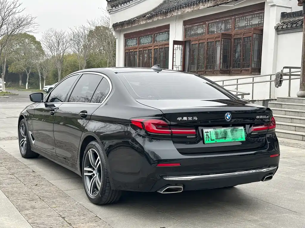 BMW 5 Series New Energy 2022 — фото 6
