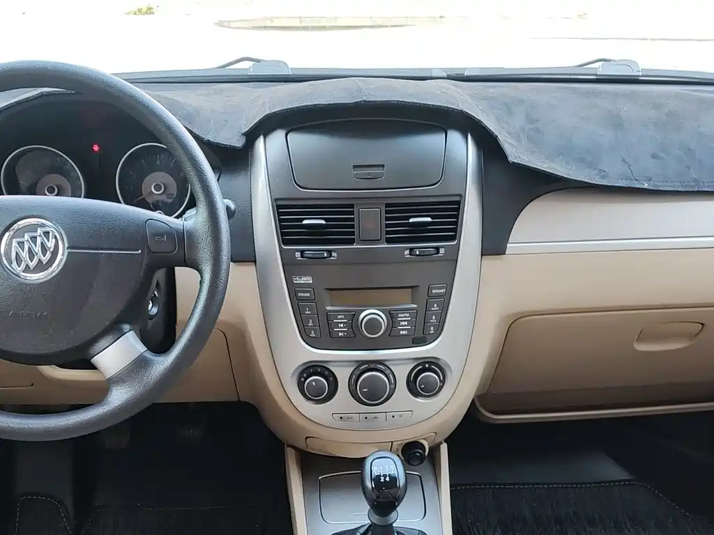 Buick Excelle 2015 — фото 10