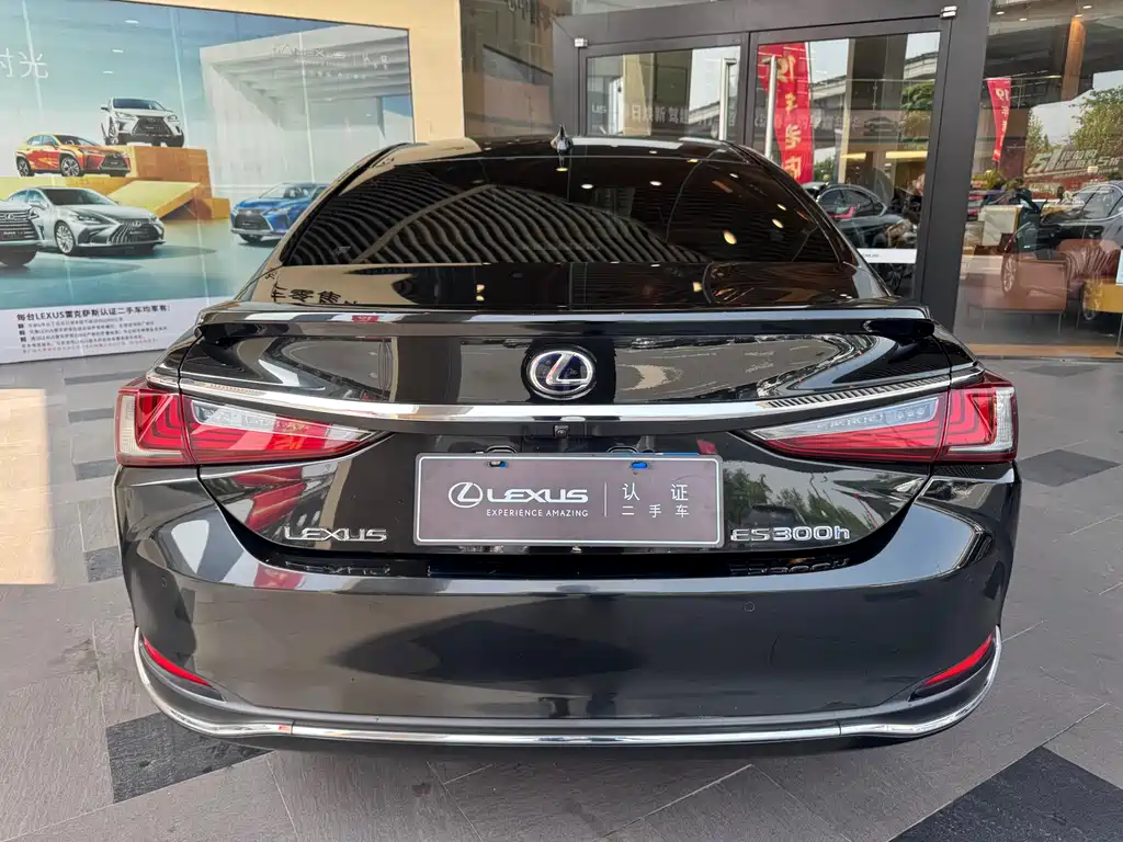Lexus ES 2020 — фото 5