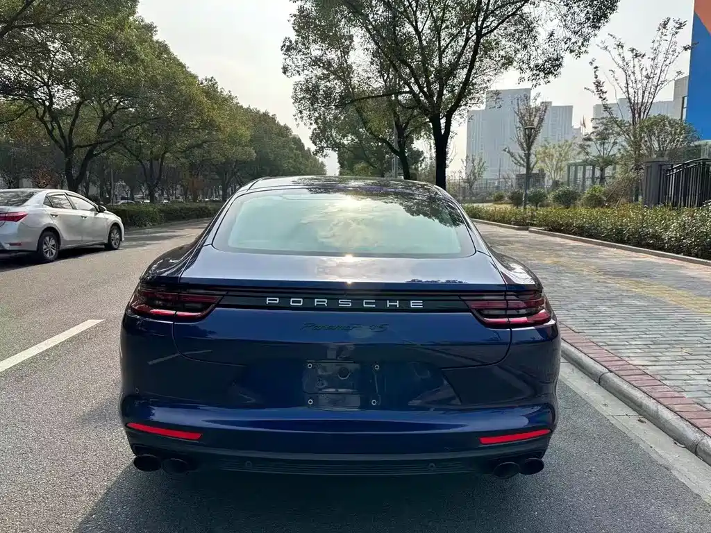 Porsche Panamera 2018 — фото 8
