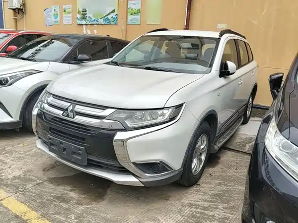 Mitsubishi Outlander 2016