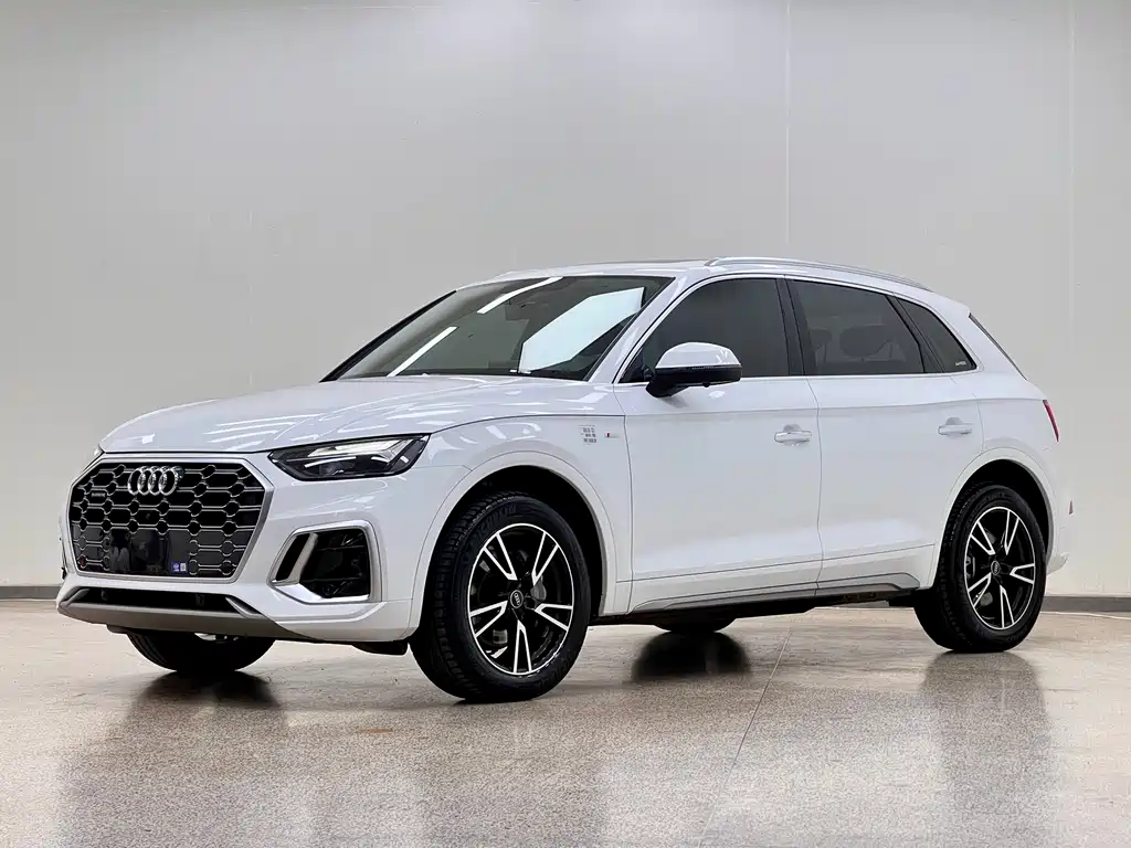 Audi Q5L 2023 — фото 1