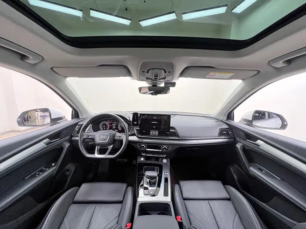 Audi Q5L 2023 — фото 14