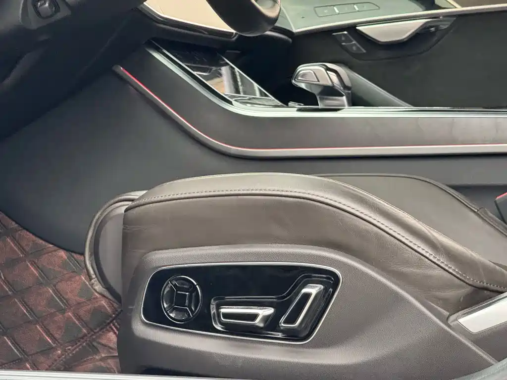 Audi A8 2019 — фото 10