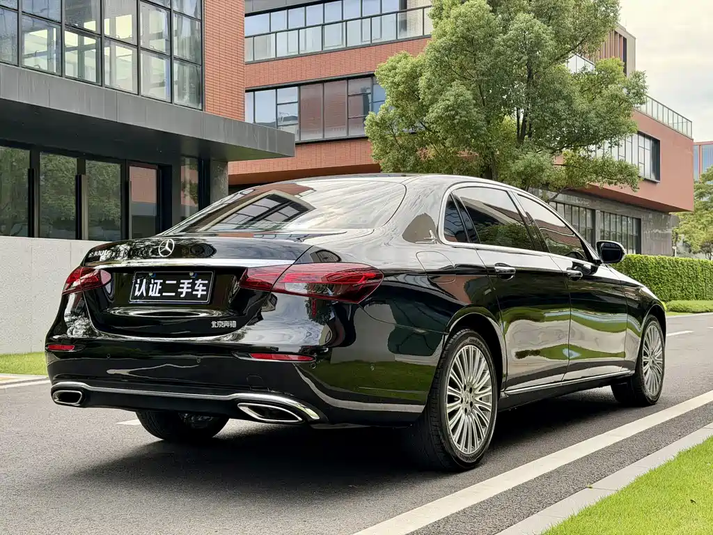 Mercedes-Benz E-Class 2022 — фото 4
