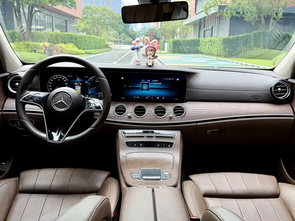 Mercedes-Benz E-Class 2022 — фото 8