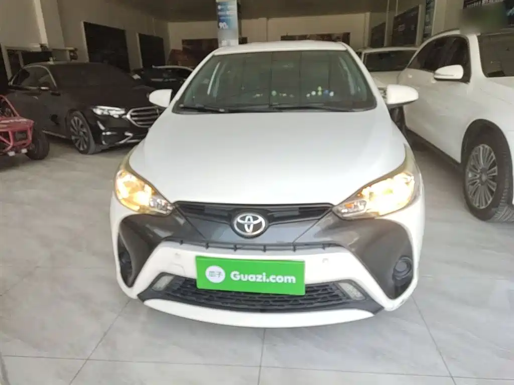 Toyota Yaris L 2017 — фото 3