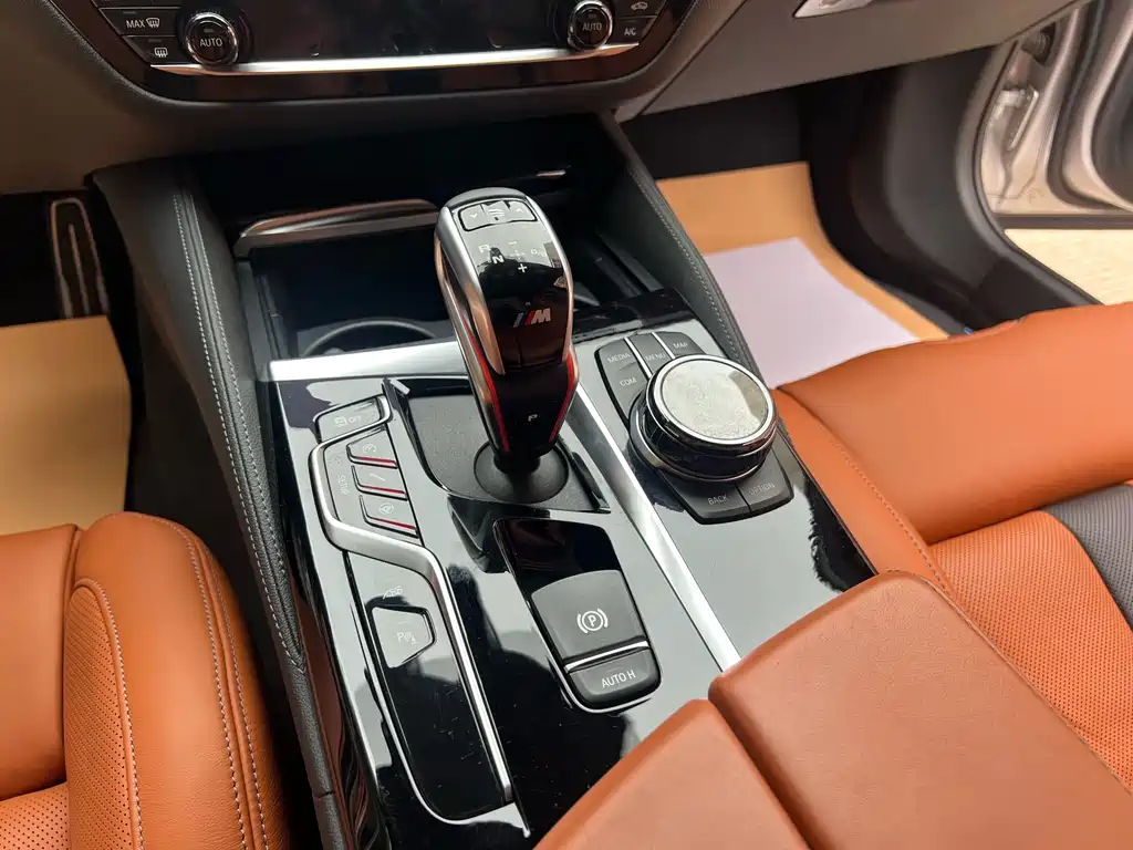 BMW M5 2019 — фото 14