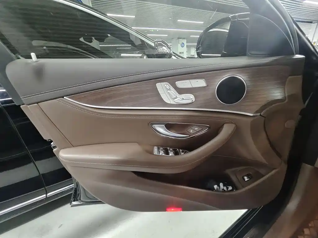 Mercedes-Benz E-Class 2020 — фото 11
