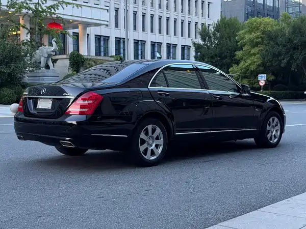 Mercedes-Benz S-Class 2013