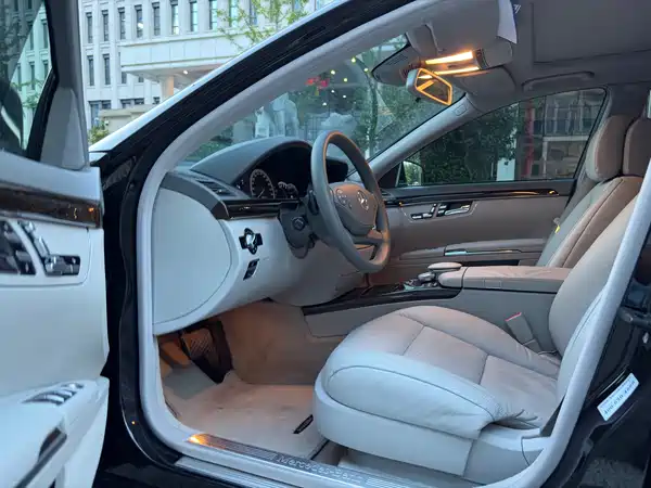 Mercedes-Benz S-Class 2013