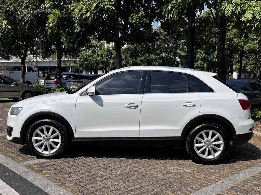 Audi Q3 2016 — фото 9