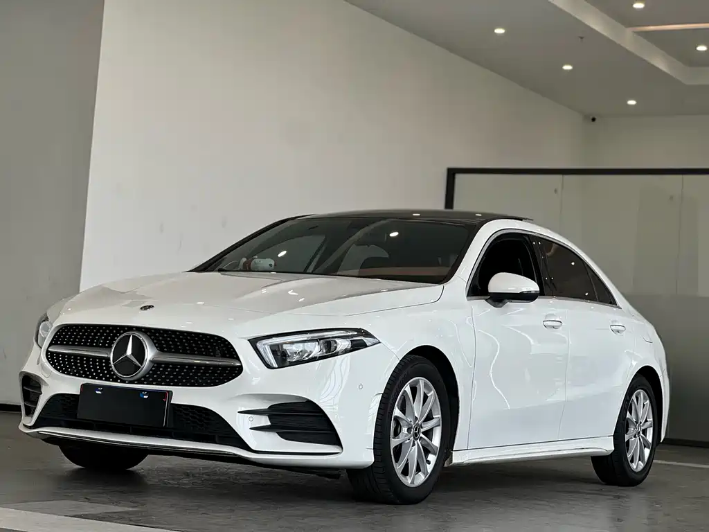 Mercedes-Benz A-Class 2019 — фото 1