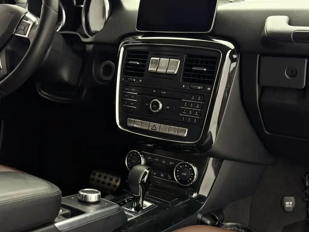 Mercedes-Benz G-Class 2018 — фото 12