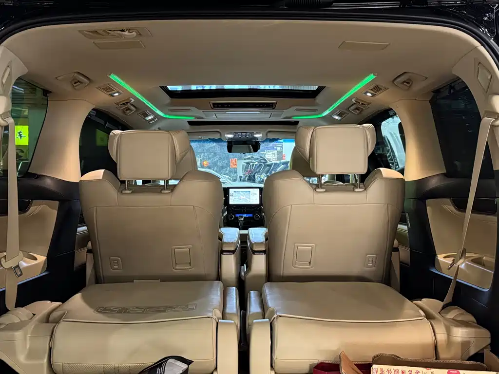 Toyota Vellfire 2021 — фото 13